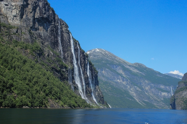 Septynių seserų krioklys. Geirangerio fjordas | Fotografijos autorius : Gintautas Steiblys | © Macrogamta.lt | Šis tinklapis priklauso bendruomenei kuri domisi makro fotografija ir fotografuoja gyvąjį makro pasaulį.